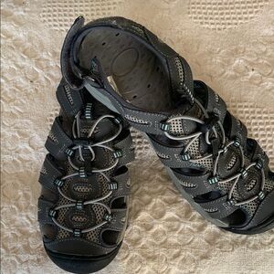 Khombu Outdoor Sandals